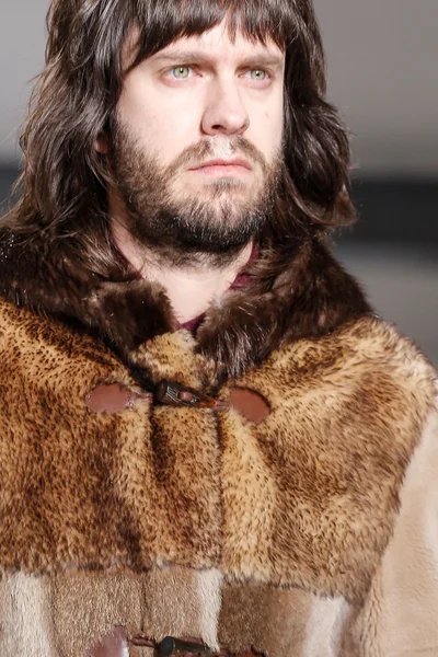 Look 19